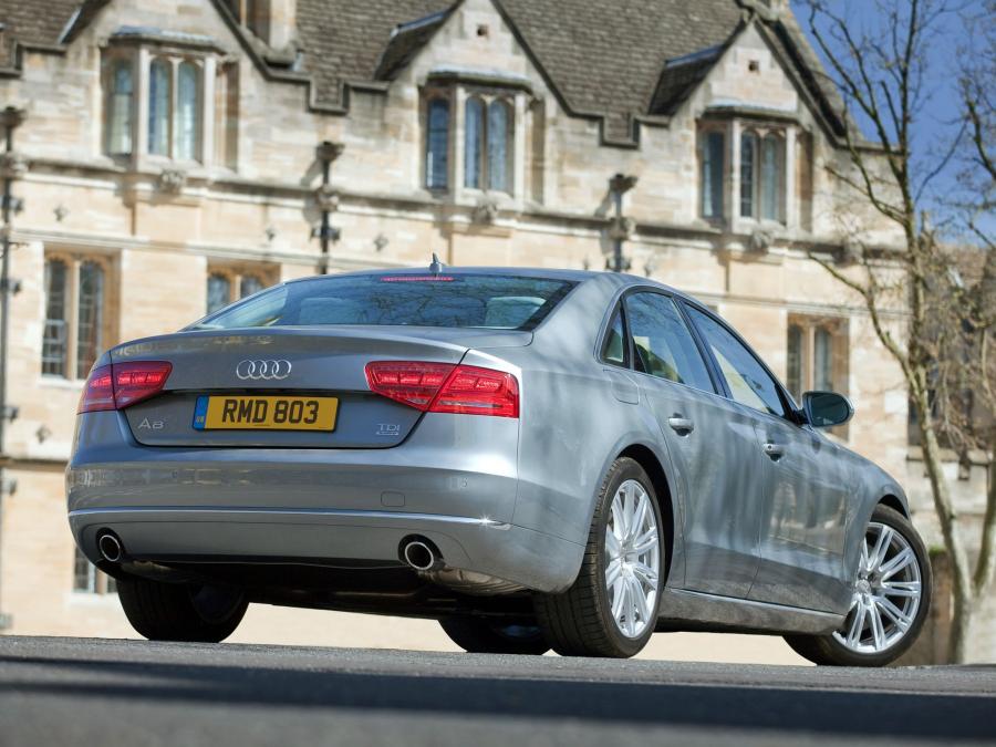  Audi A8 4.2 TDI Quattro (D4) 2010 года  (UK) (фото 6 из 12)